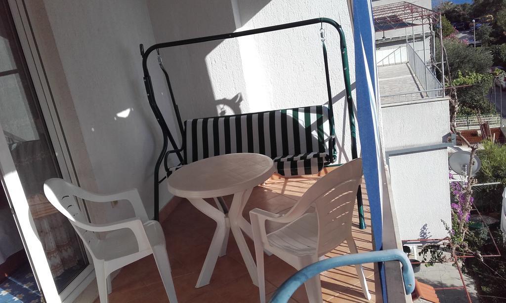 Apartments Ivka Omiš Exterior foto
